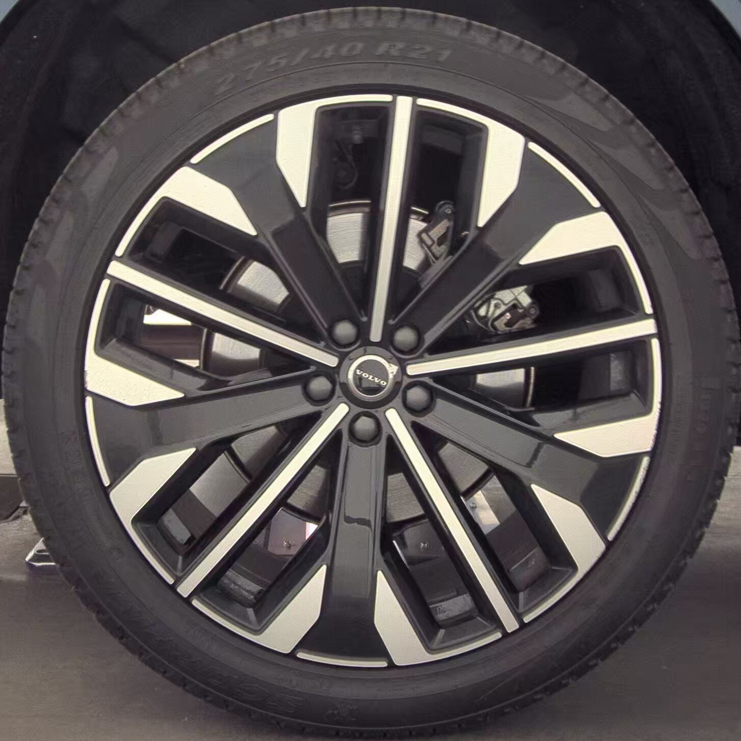 2025 Volvo XC90 B6 Plus AWD