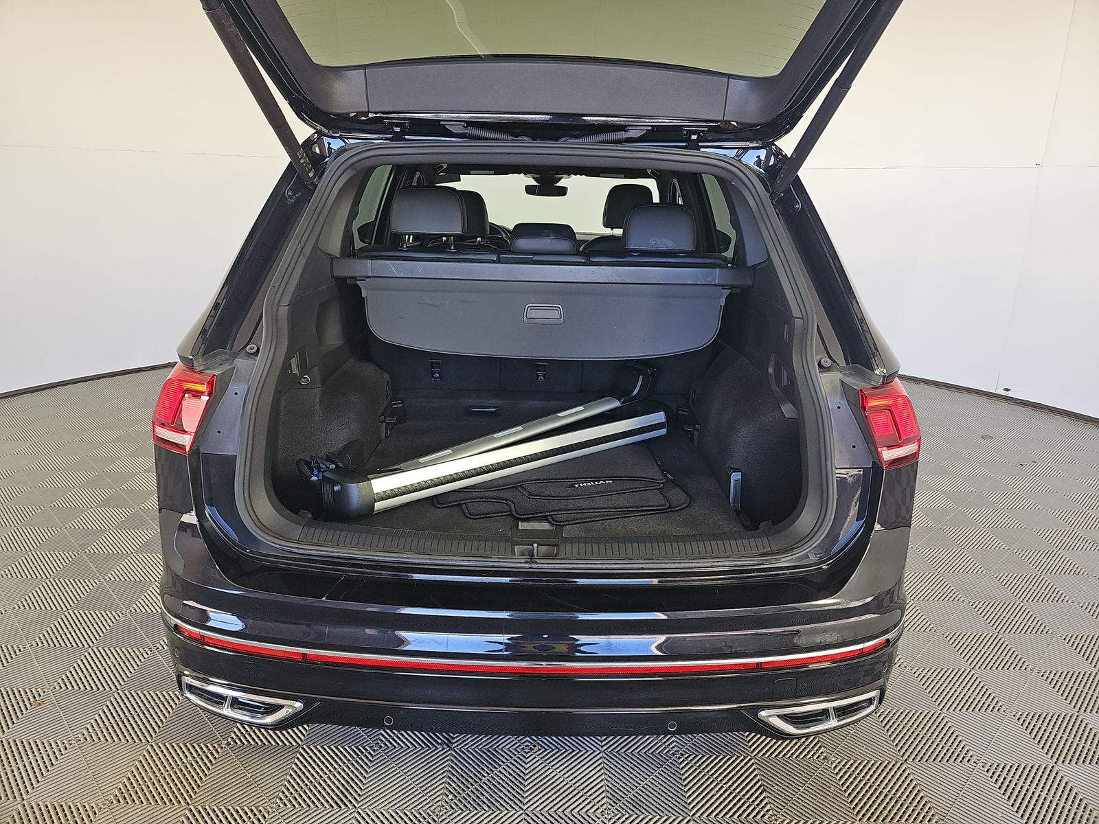 2024 Volkswagen Tiguan 2.0T SEL R-Line AWD