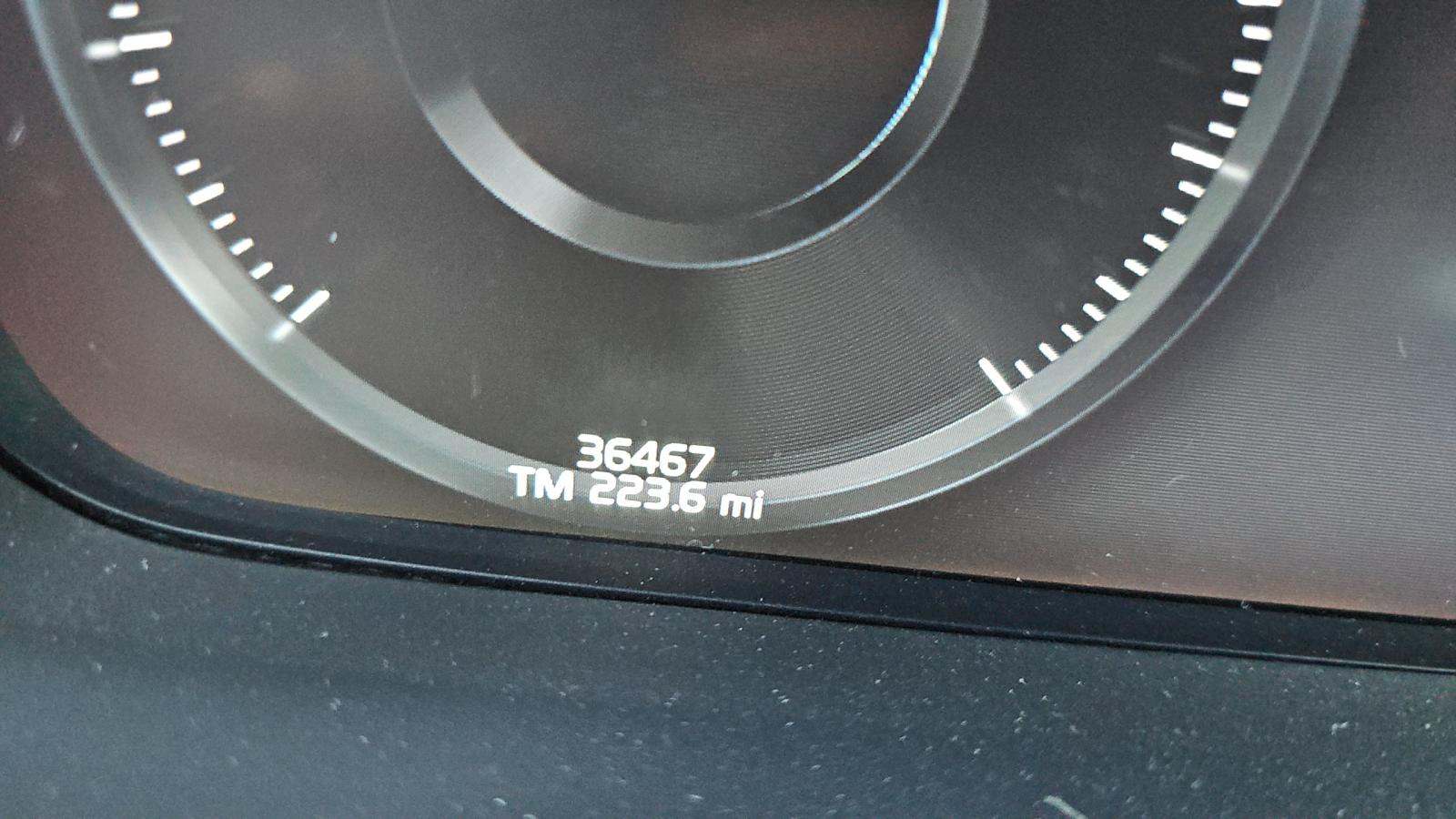 2022 Volvo XC90 T6 Momentum AWD