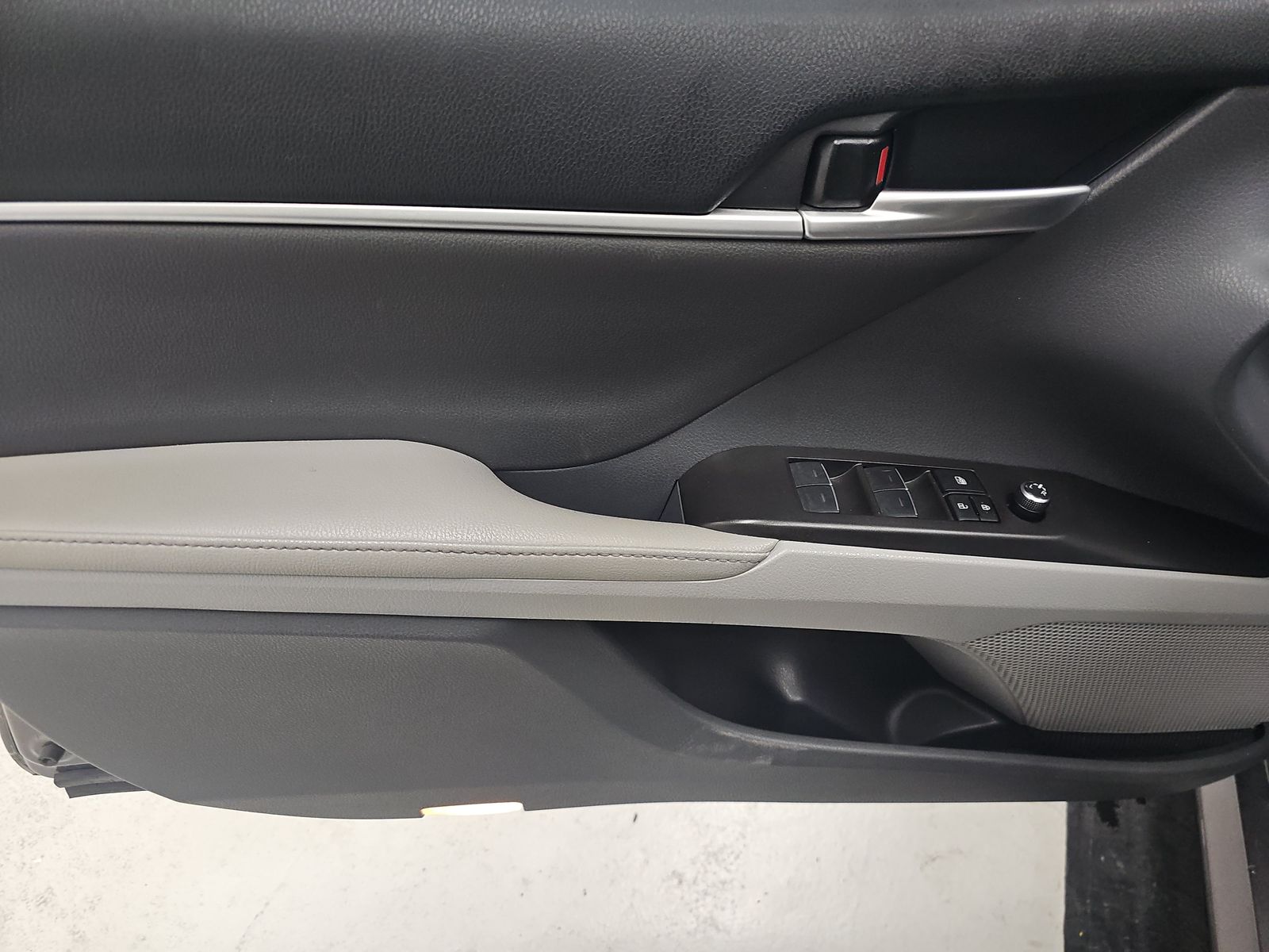 2023 Toyota Camry Hybrid XLE FWD