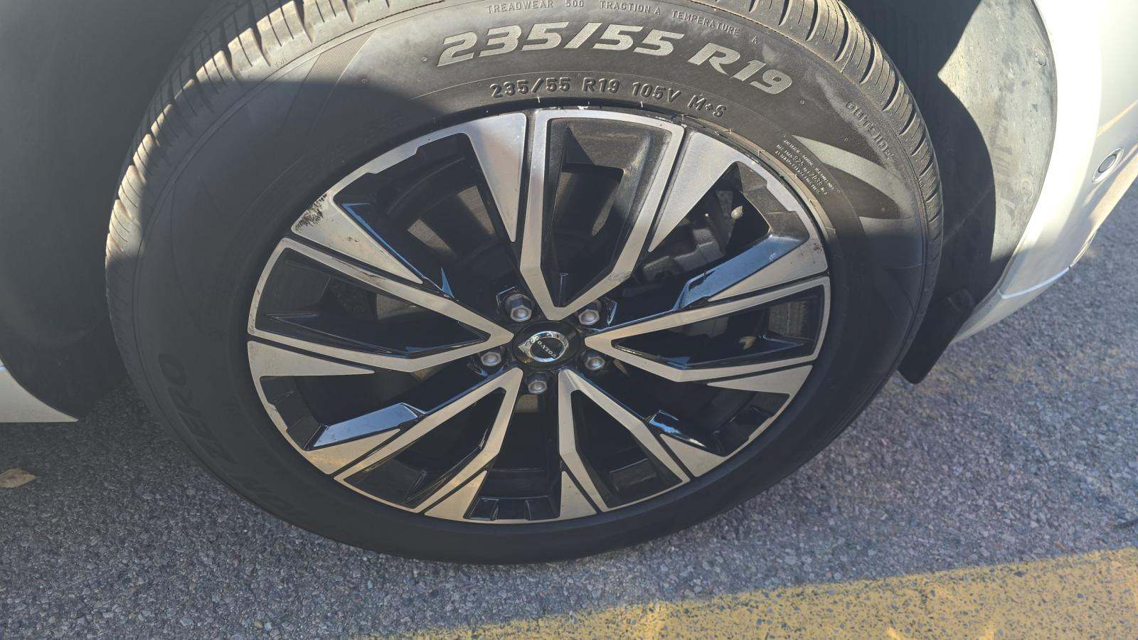 2023 Volvo XC60 B5 Plus AWD