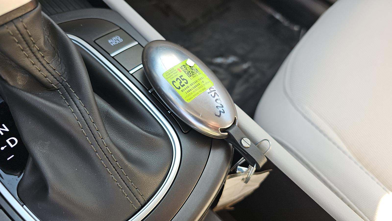 2025 Hyundai Kona SE AWD