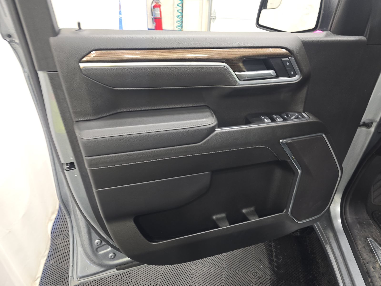 2025 Chevrolet Silverado 1500 LT AWD