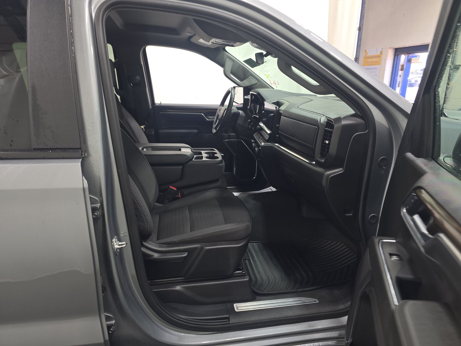 2025 Chevrolet Silverado 1500 LT AWD