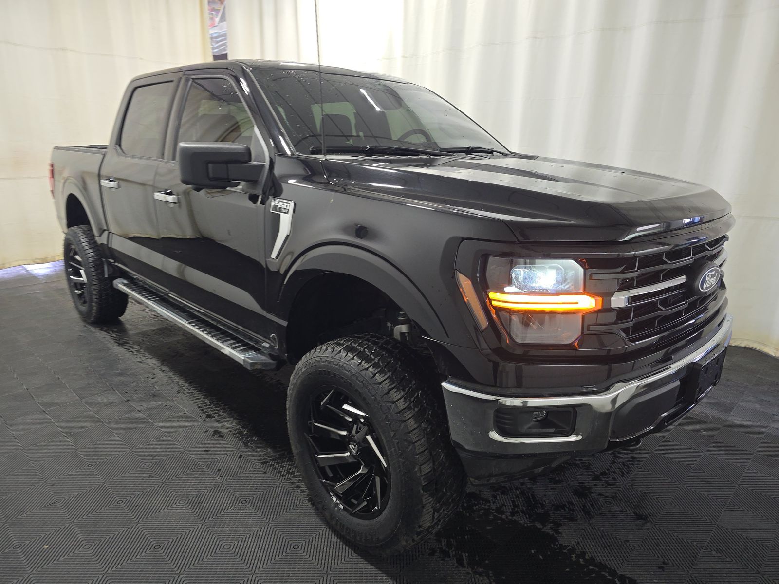 2024 Ford F-150 XLT AWD