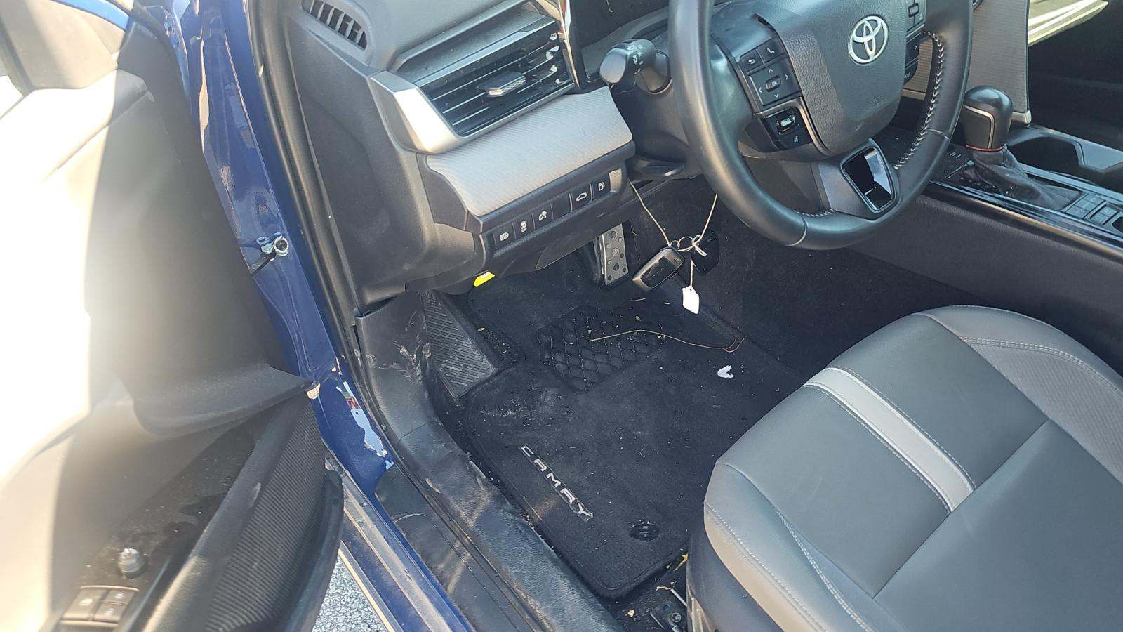 2025 Toyota Camry SE FWD