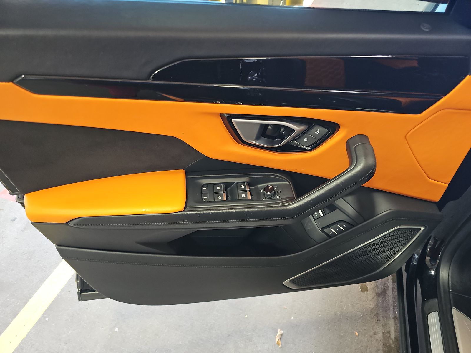 2020 Lamborghini Urus Base AWD