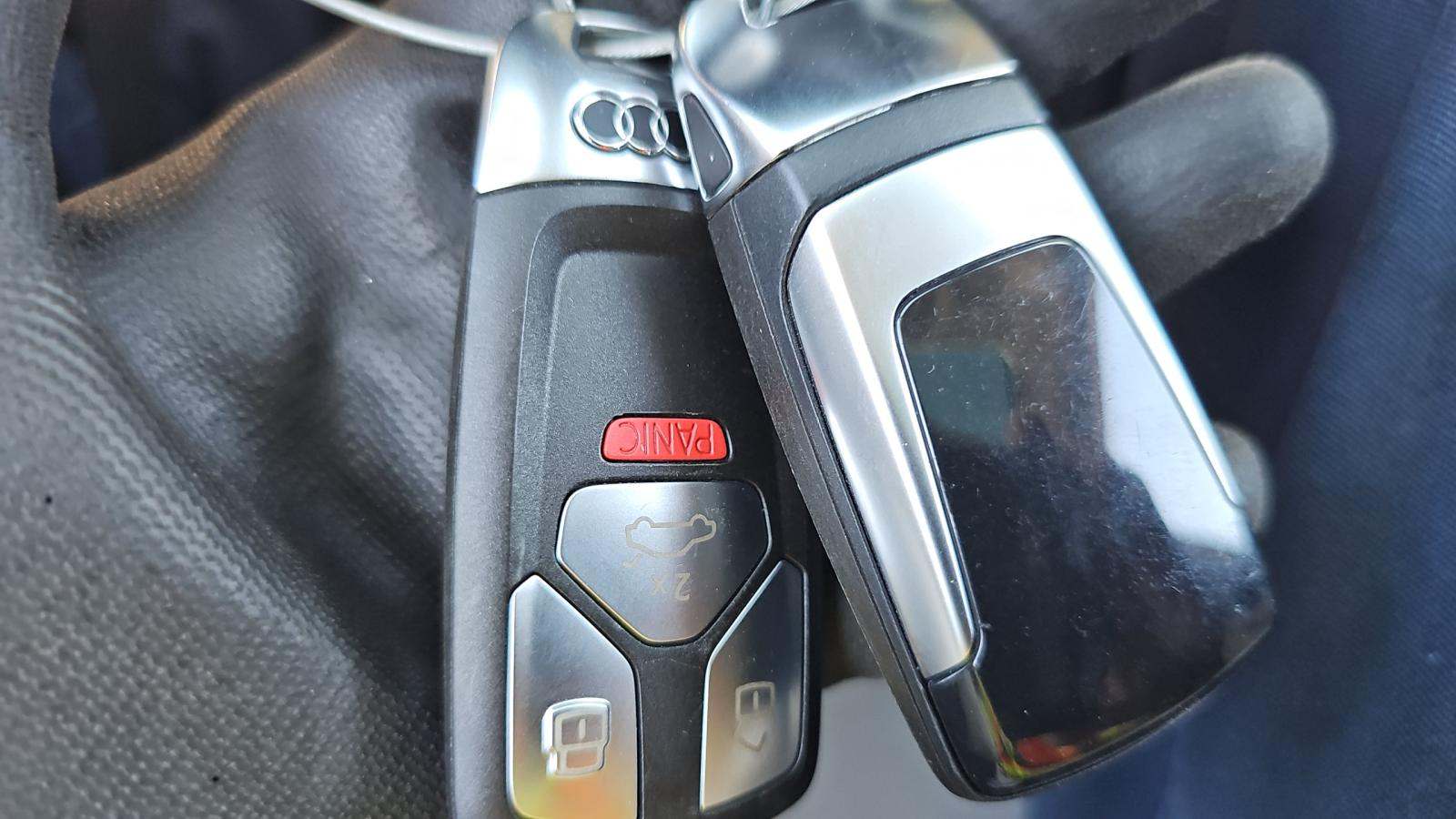 2023 Audi Q5 e Plug-In Hybrid S line Prestige AWD