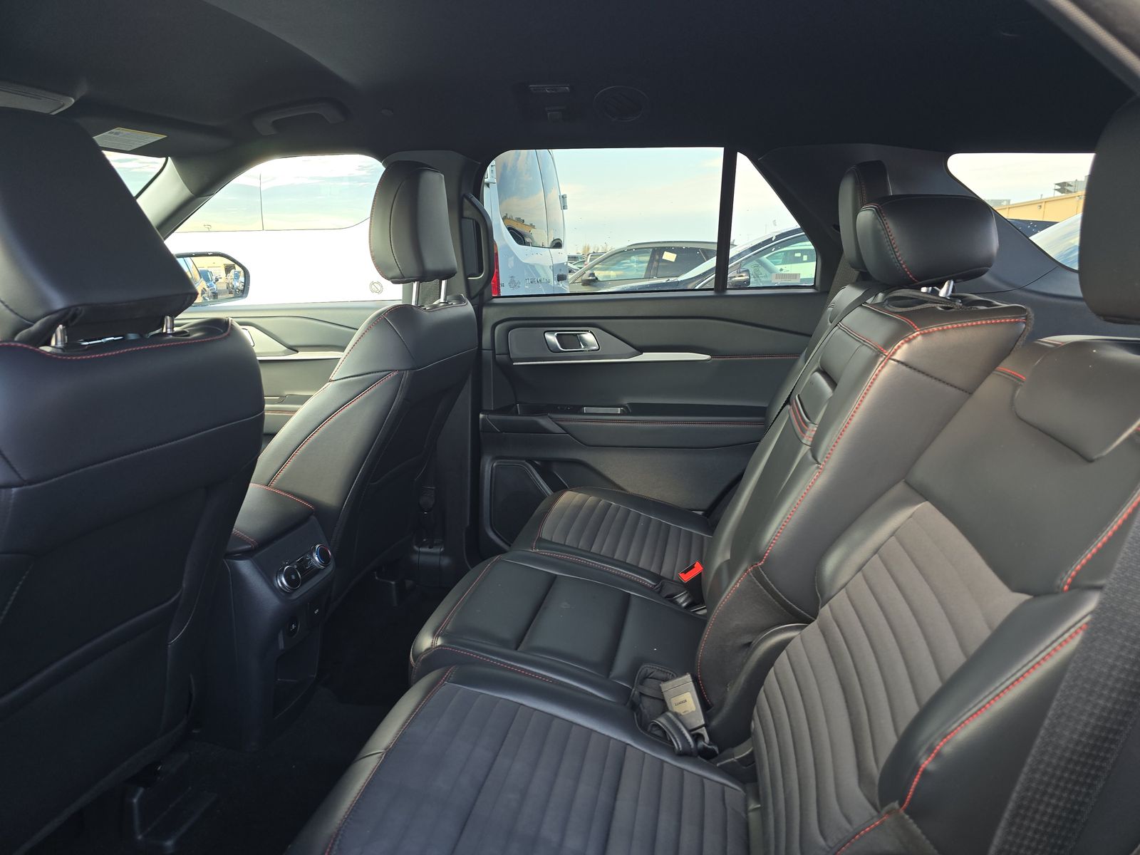 2025 Ford Explorer ST-Line AWD