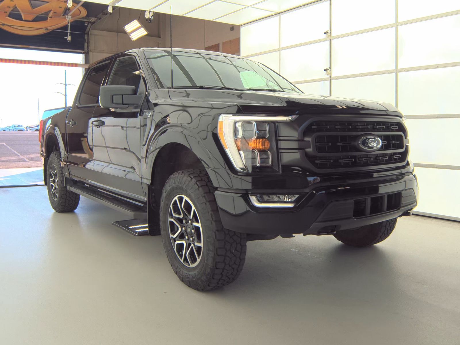 2023 Ford F-150 XLT AWD