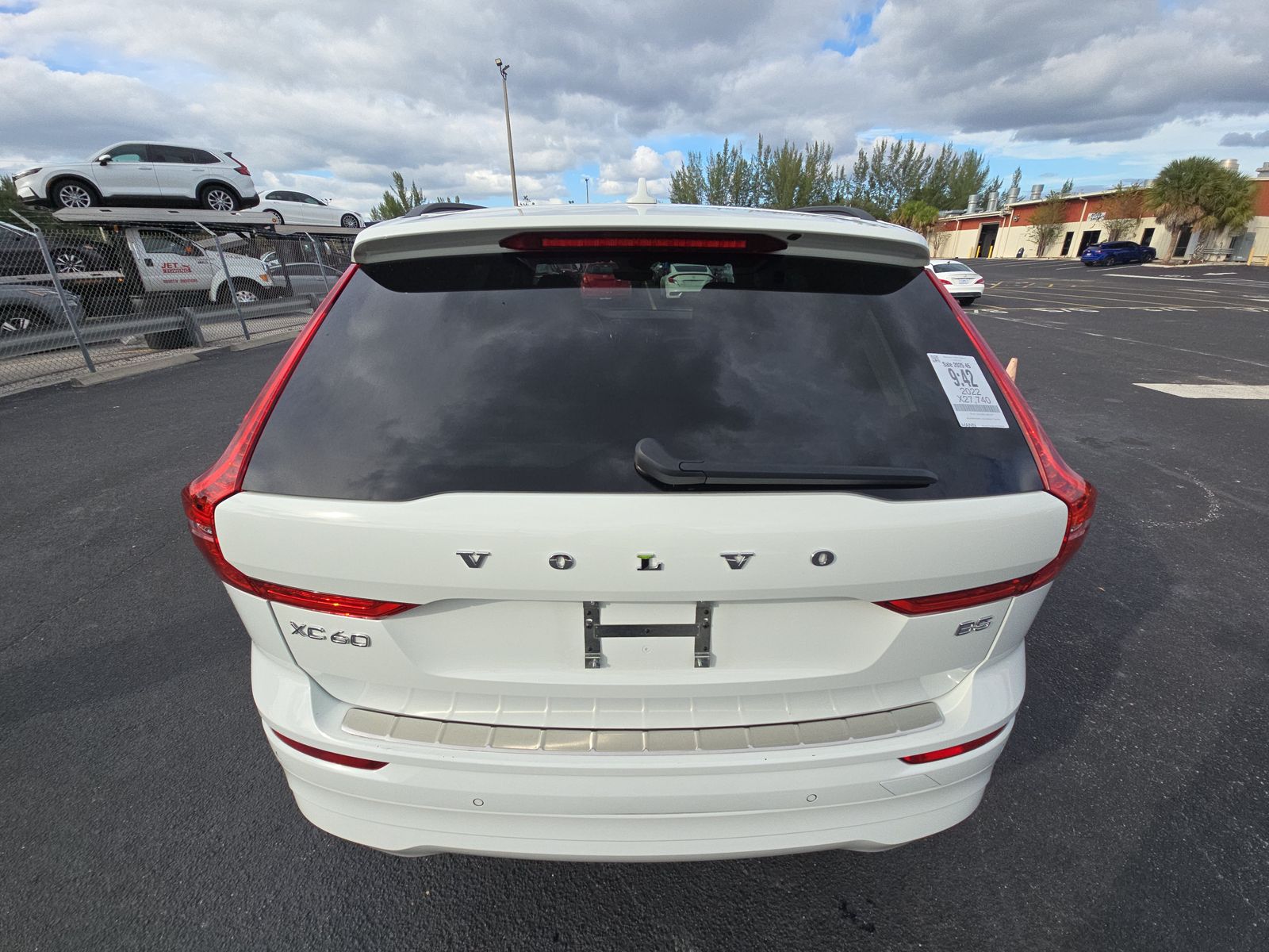 2022 Volvo XC60 B5 Momentum FWD