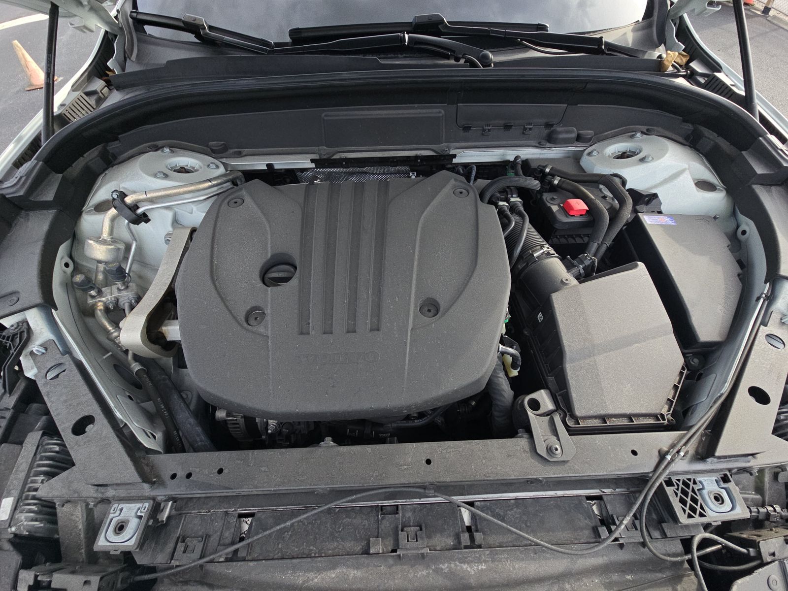 2022 Volvo XC60 B5 Momentum FWD