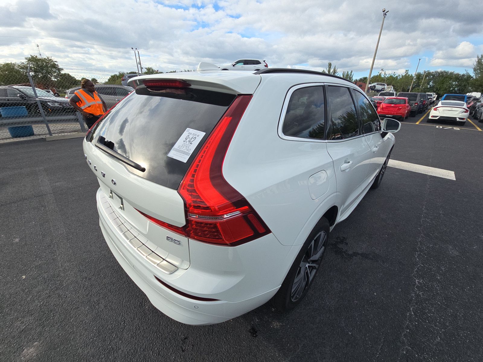 2022 Volvo XC60 B5 Momentum FWD