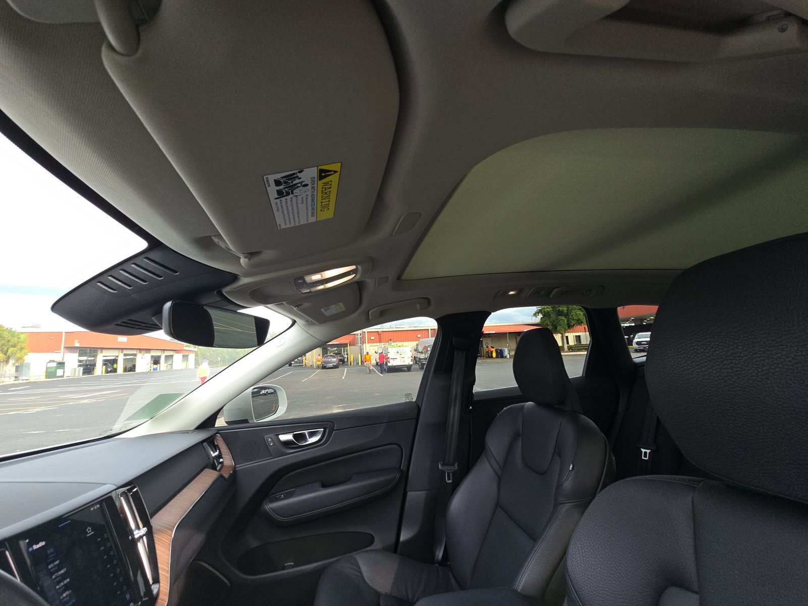 2022 Volvo XC60 B5 Momentum FWD