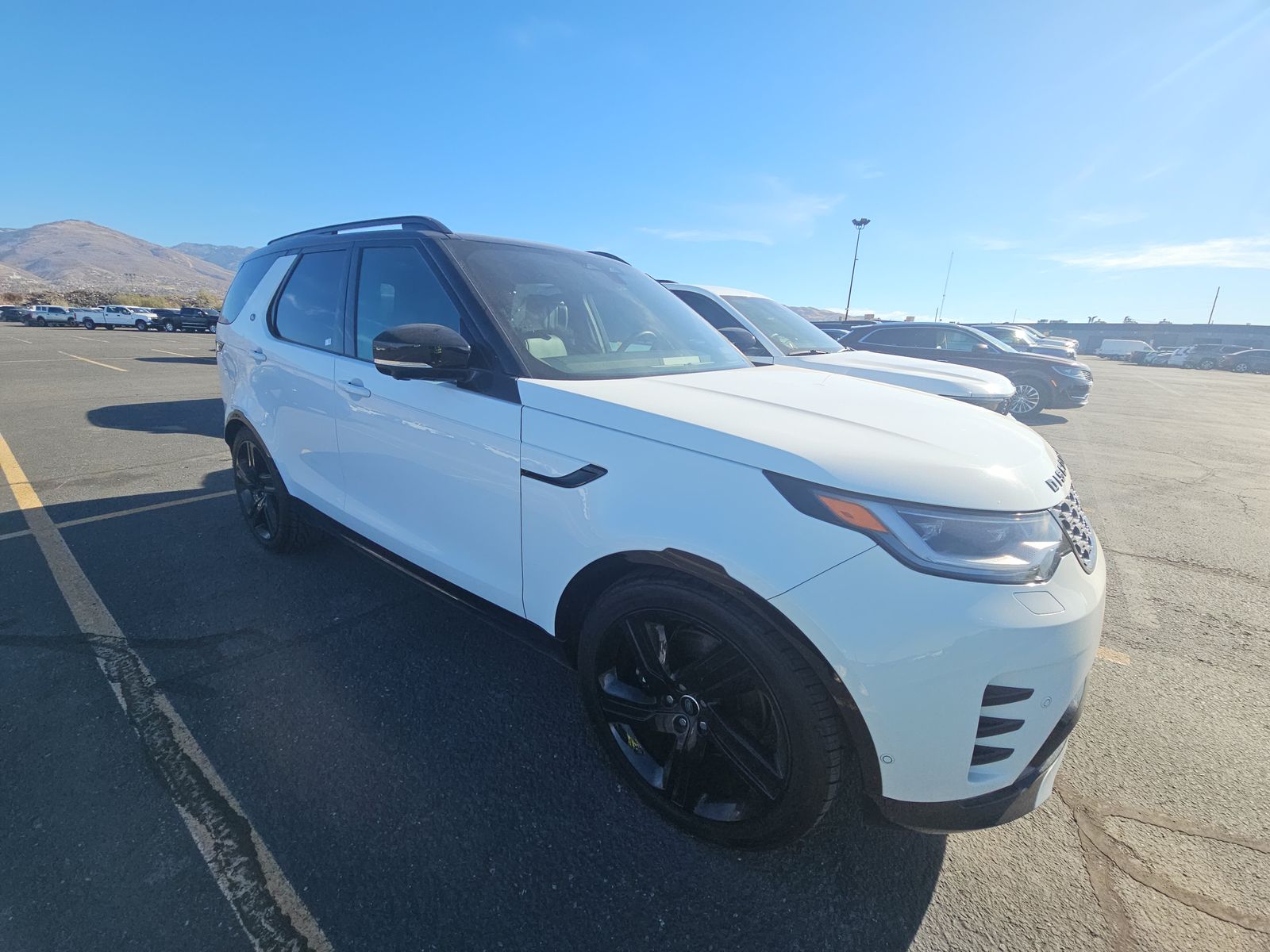 2023 Land Rover Discovery Metropolitan Edition AWD