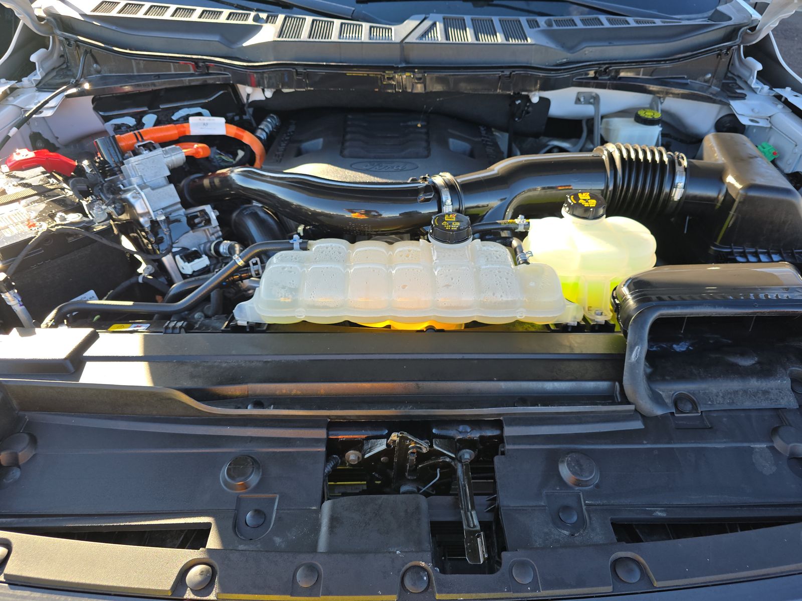 2023 Ford F-150 Hybrid XLT AWD