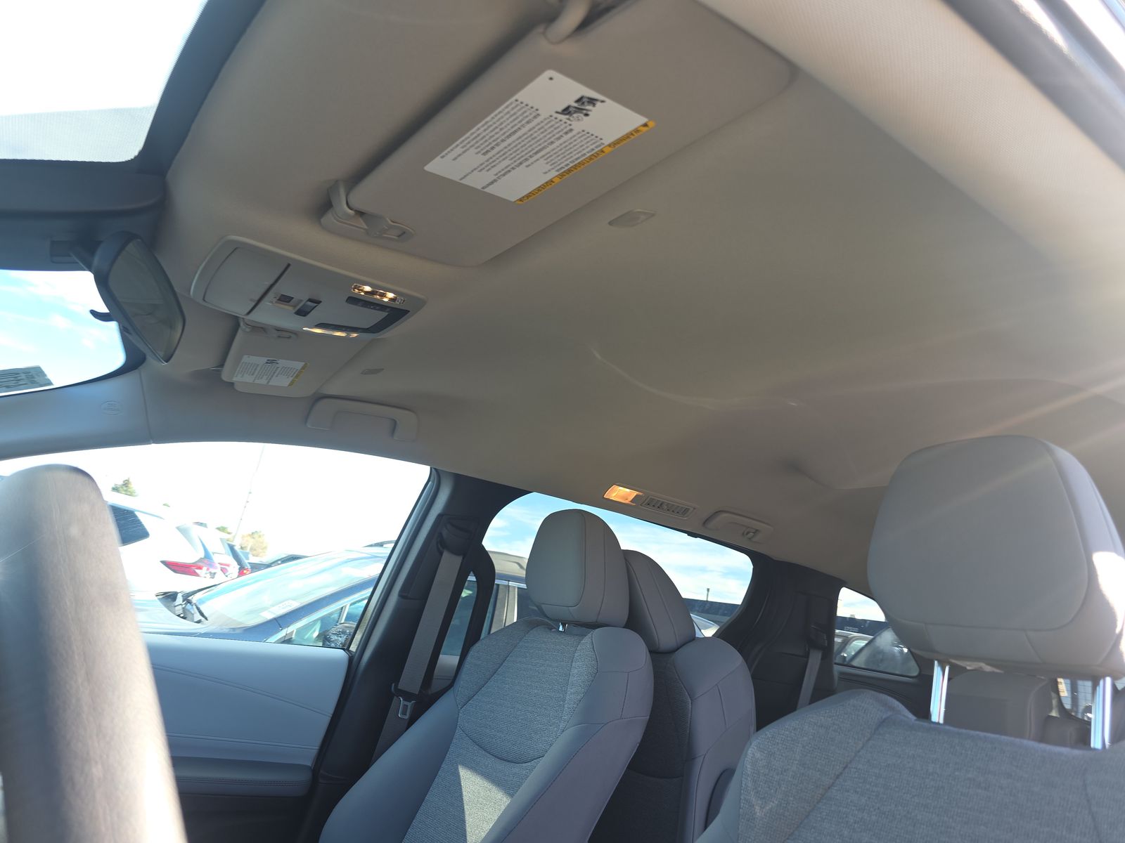 2025 Toyota Sienna LE FWD