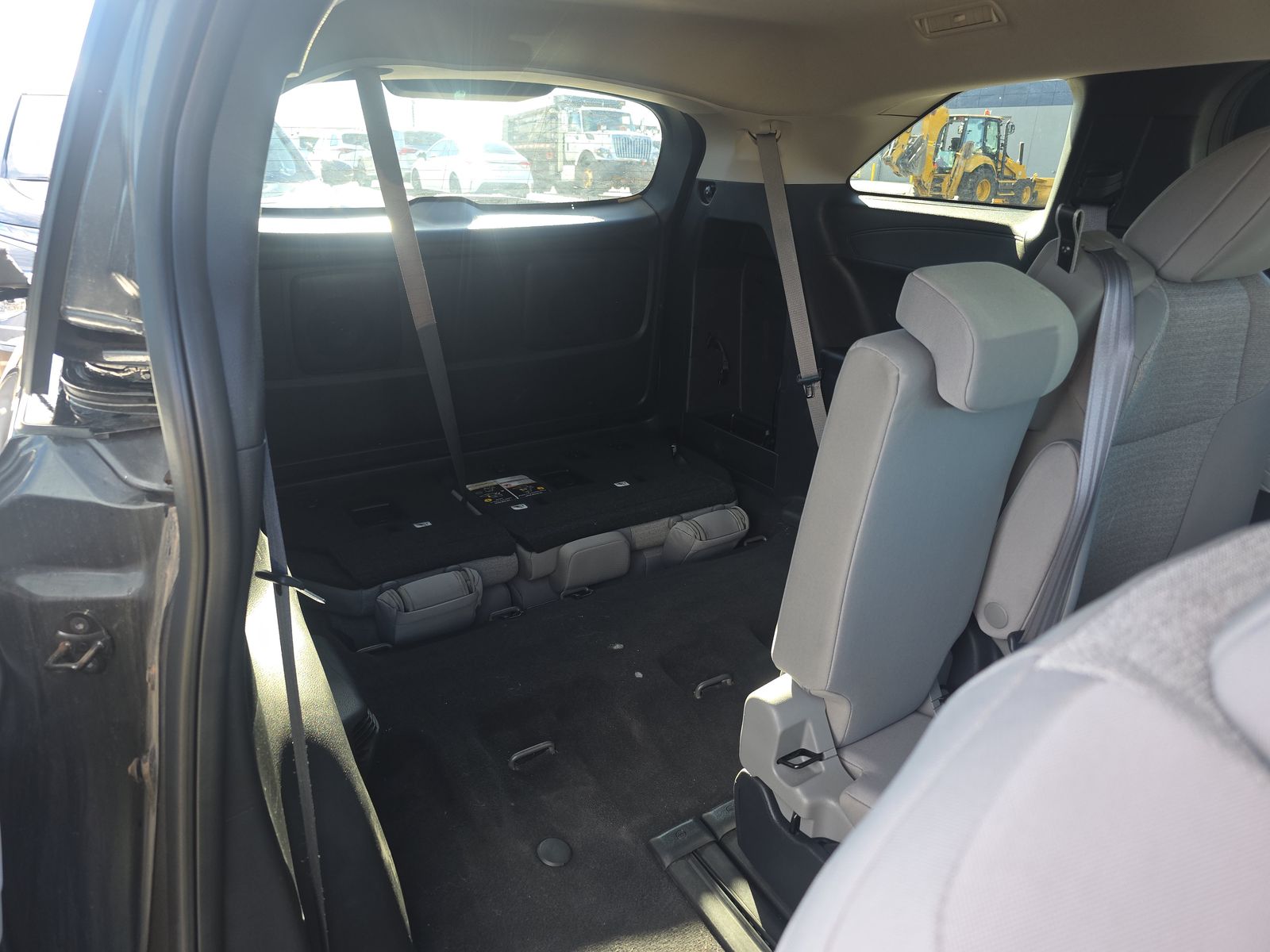 2025 Toyota Sienna LE FWD