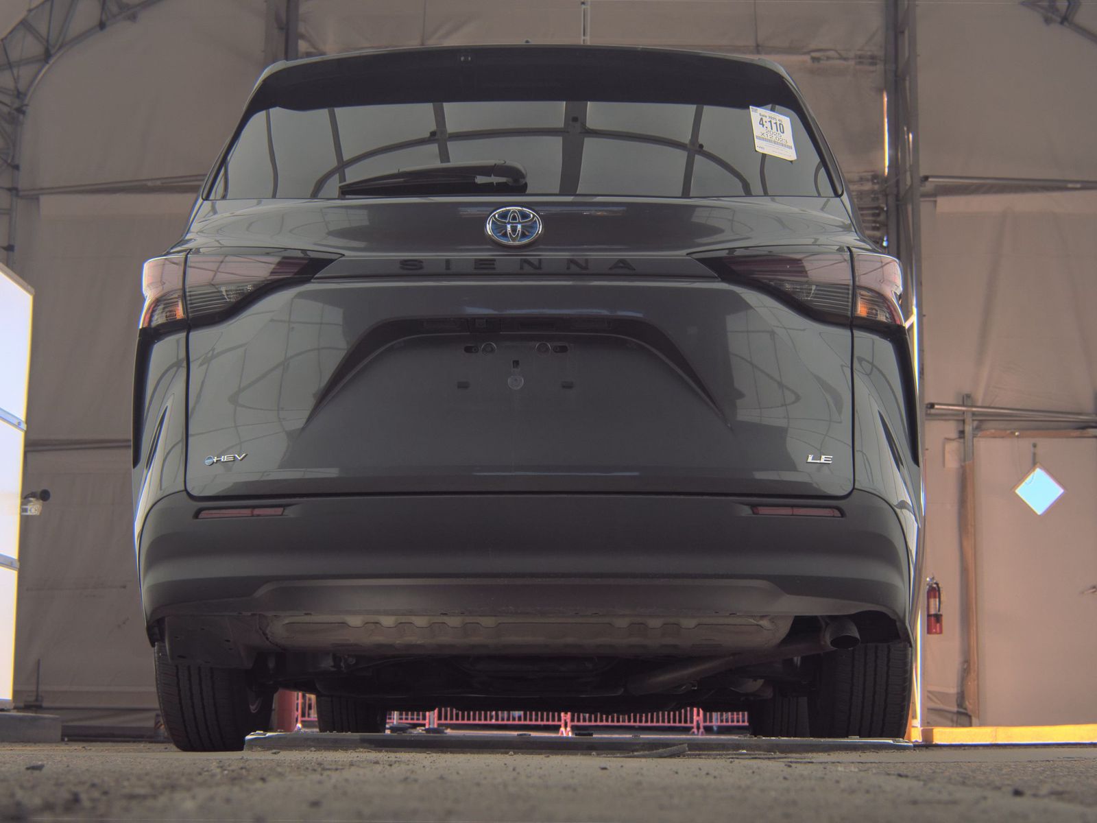 2025 Toyota Sienna LE FWD