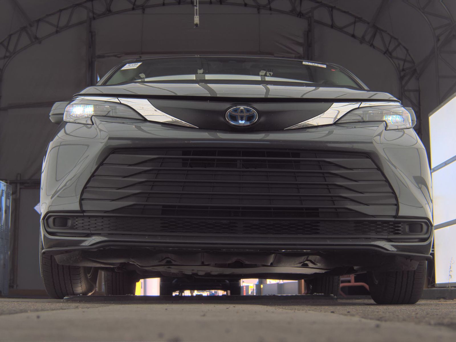 2025 Toyota Sienna LE FWD