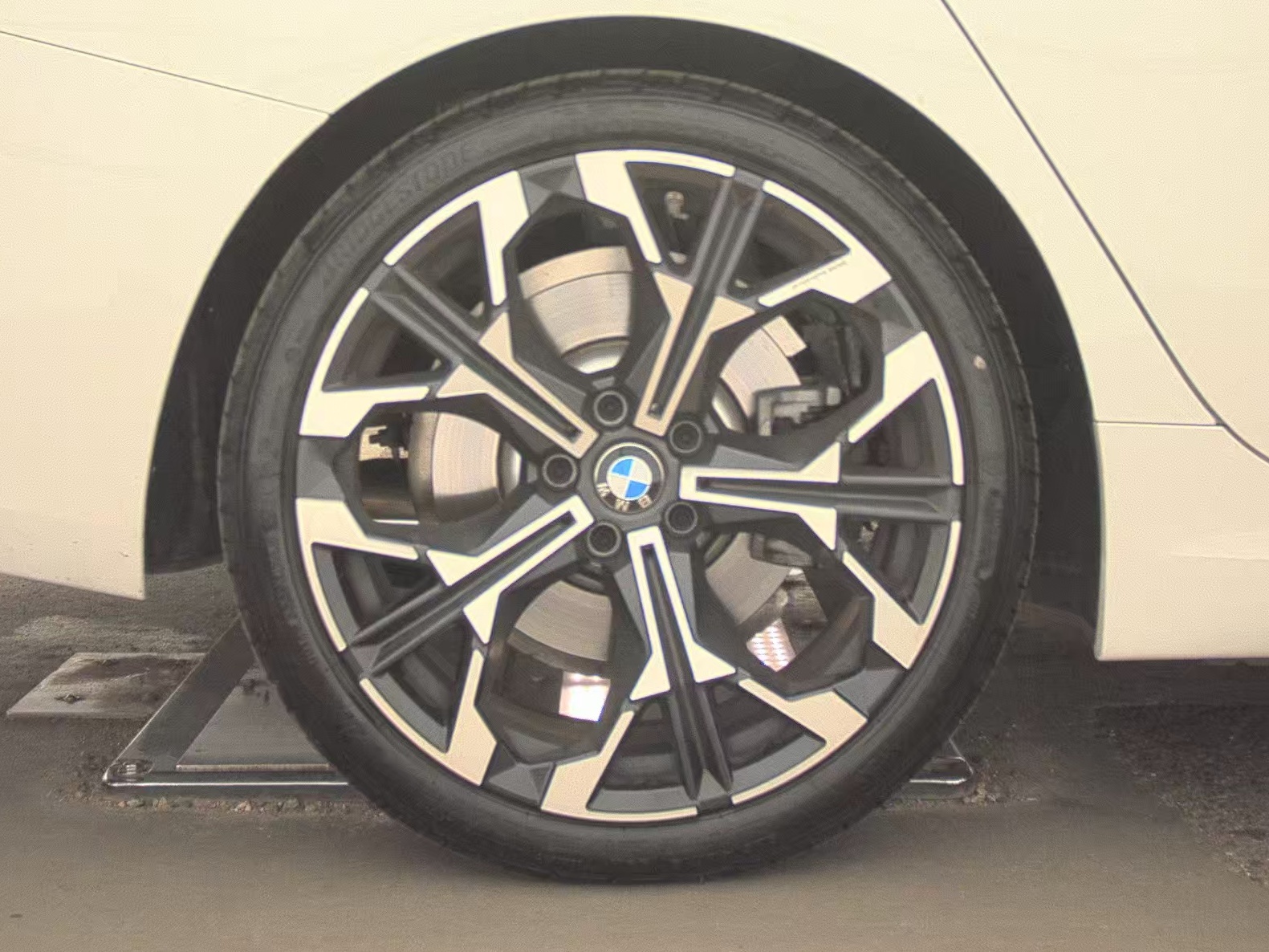 2025 BMW 3 Series 330i xDrive AWD