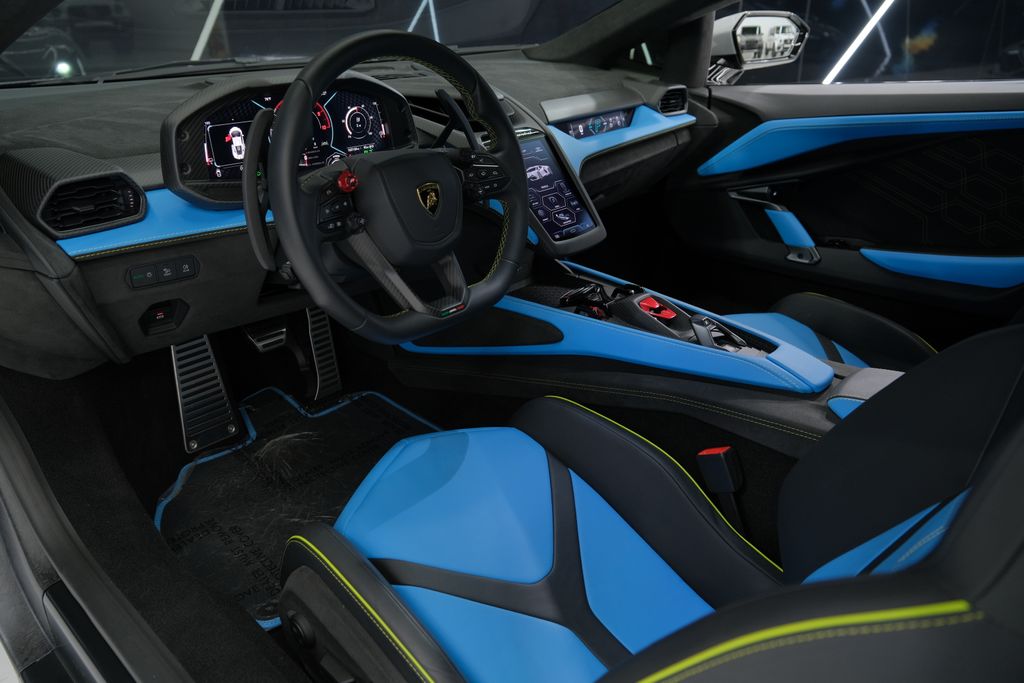 2025 Lamborghini Revuelto Base AWD