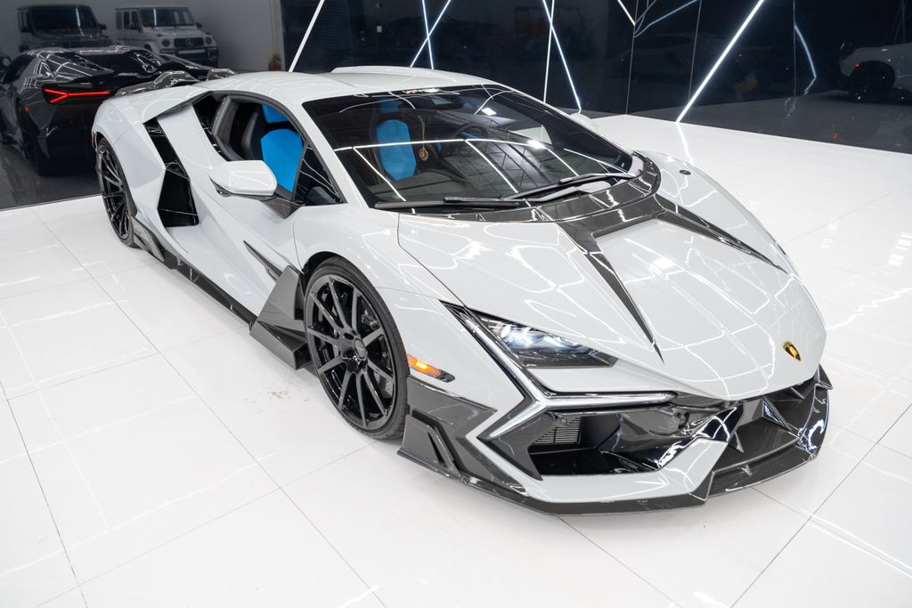 2025 Lamborghini Revuelto Base AWD