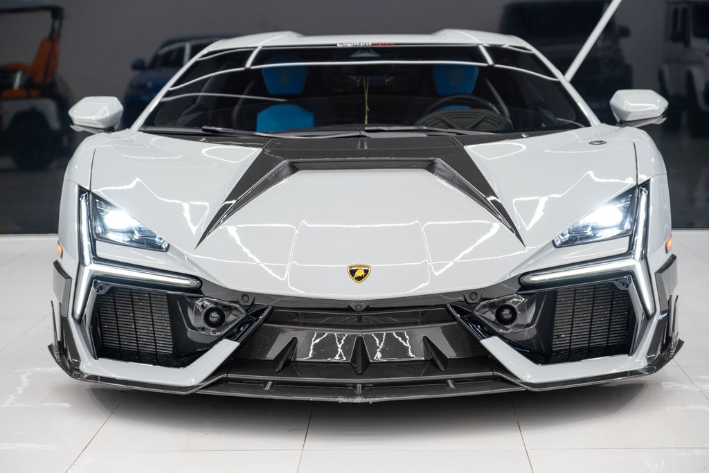 2025 Lamborghini Revuelto Base AWD