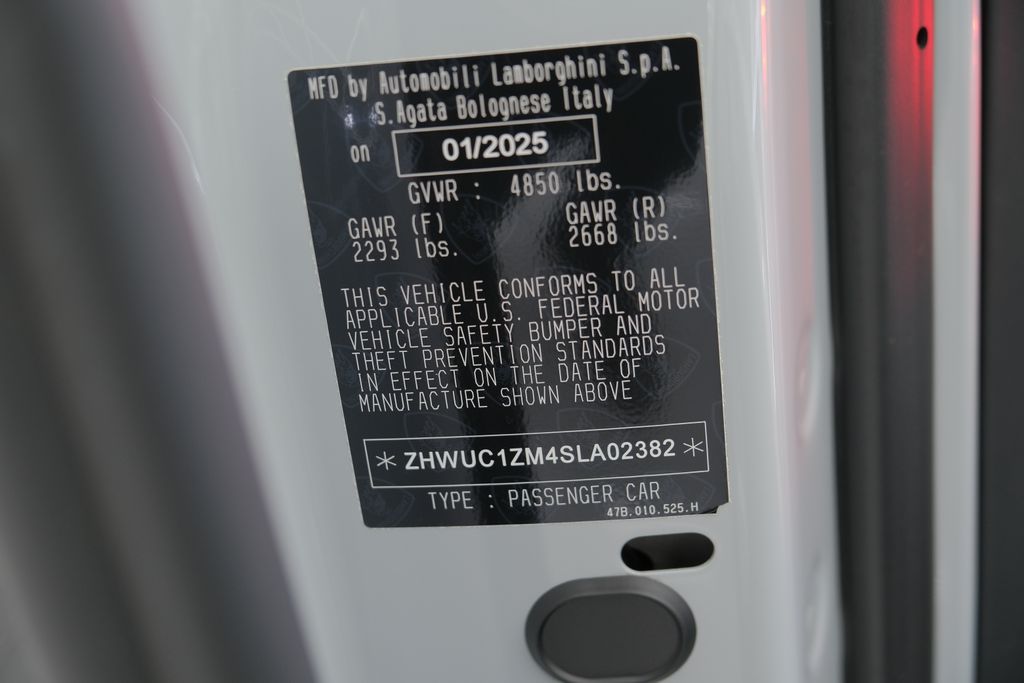 2025 Lamborghini Revuelto Base AWD