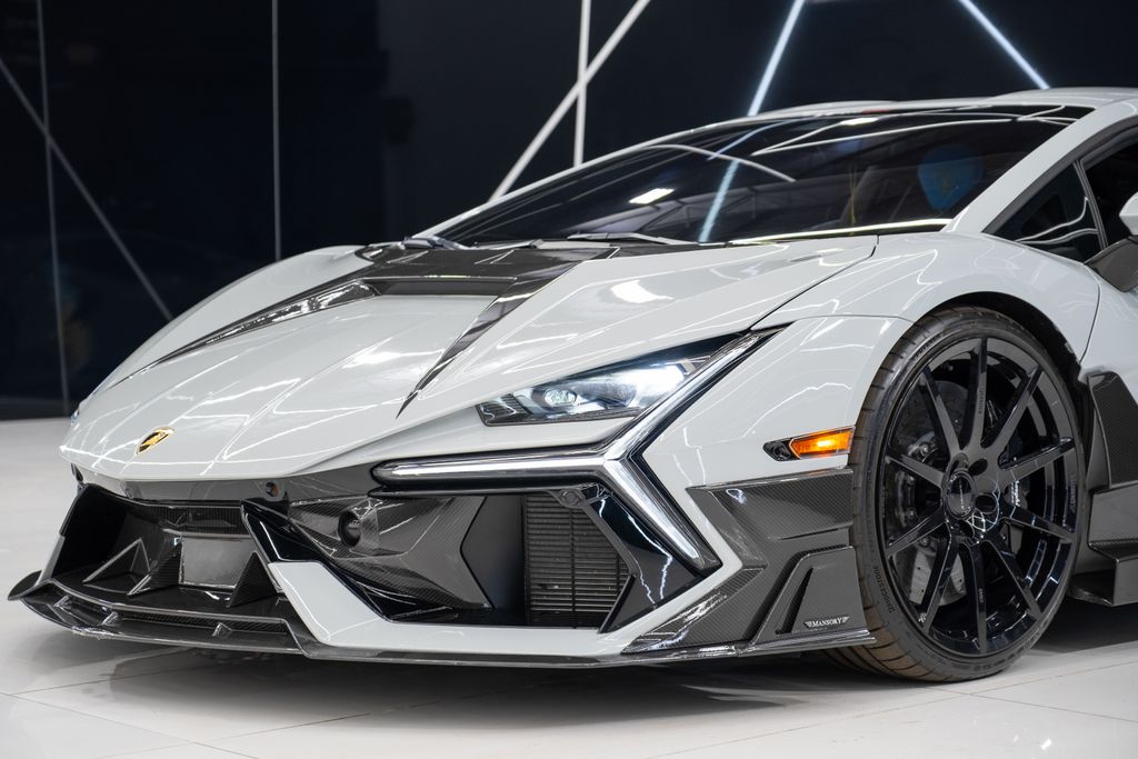 2025 Lamborghini Revuelto Base AWD