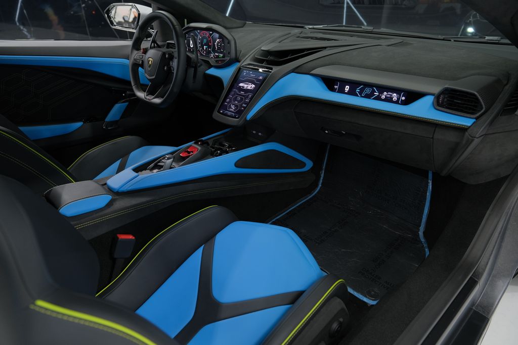 2025 Lamborghini Revuelto Base AWD