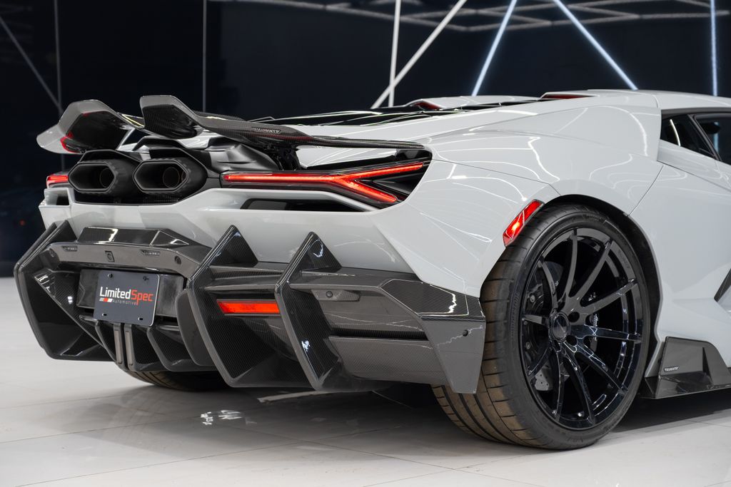 2025 Lamborghini Revuelto Base AWD
