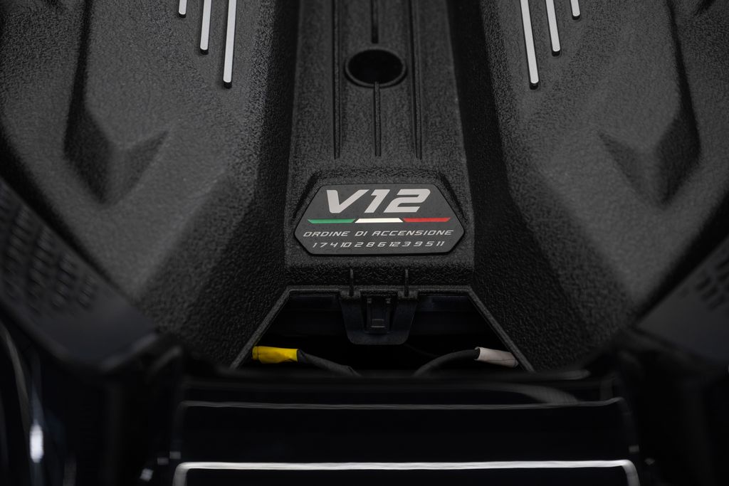 2025 Lamborghini Revuelto Base AWD