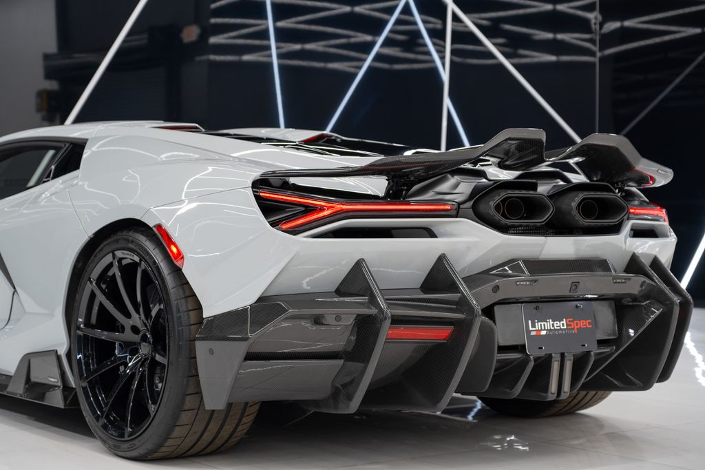 2025 Lamborghini Revuelto Base AWD