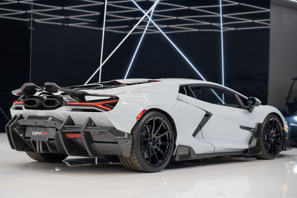 2025 Lamborghini Revuelto Base AWD