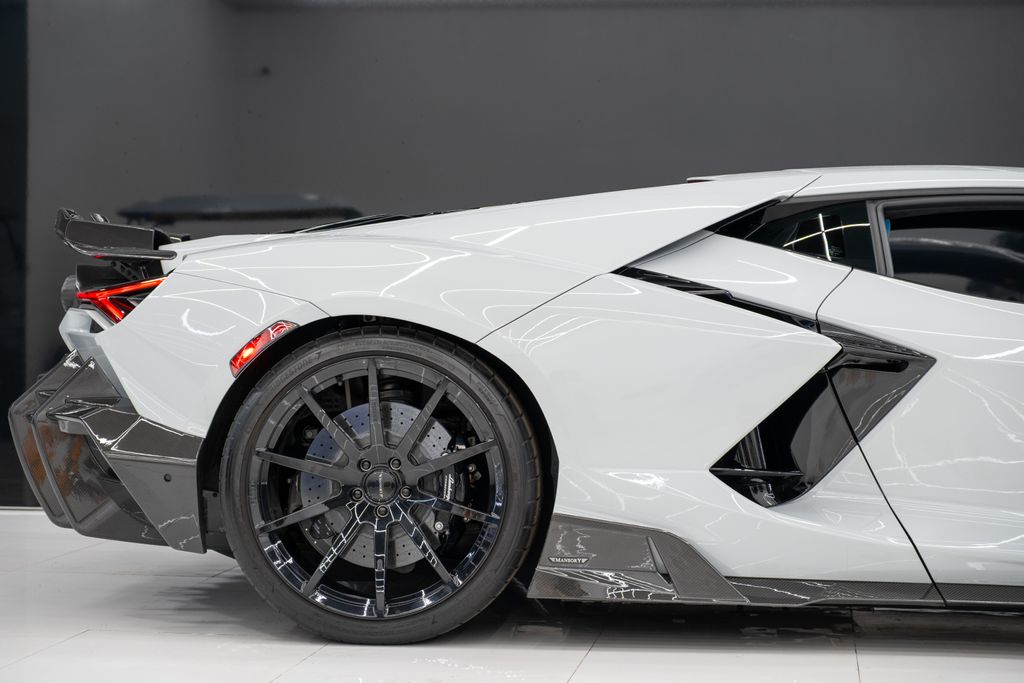 2025 Lamborghini Revuelto Base AWD