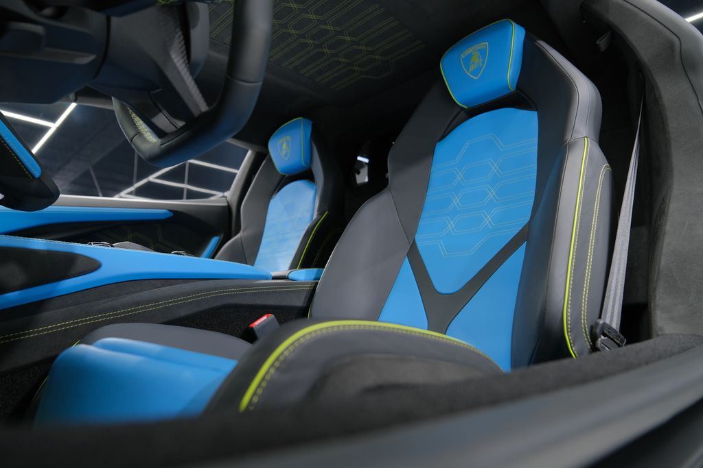 2025 Lamborghini Revuelto Base AWD