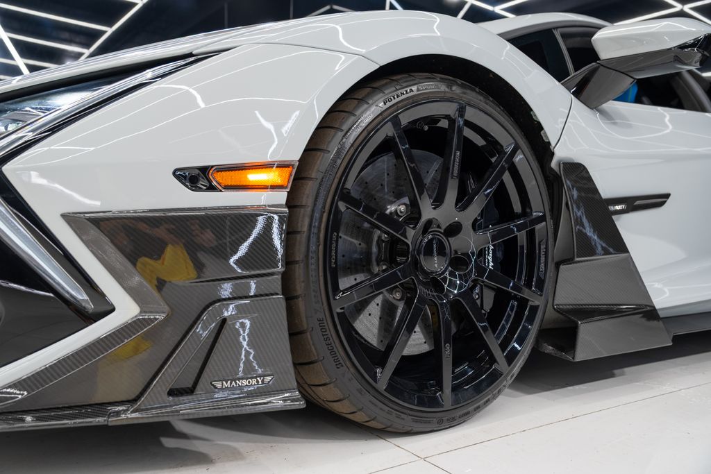 2025 Lamborghini Revuelto Base AWD