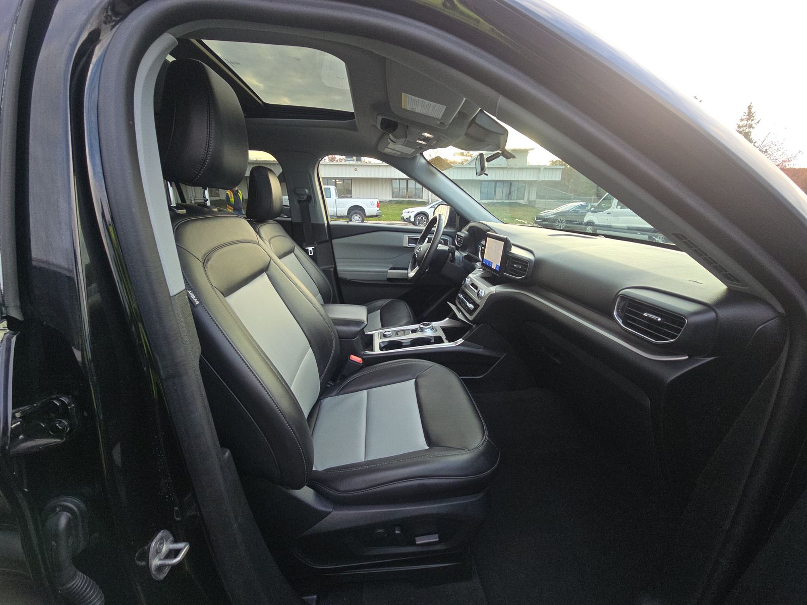 2022 Ford Explorer XLT AWD