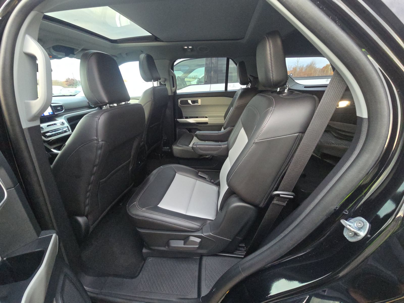 2022 Ford Explorer XLT AWD