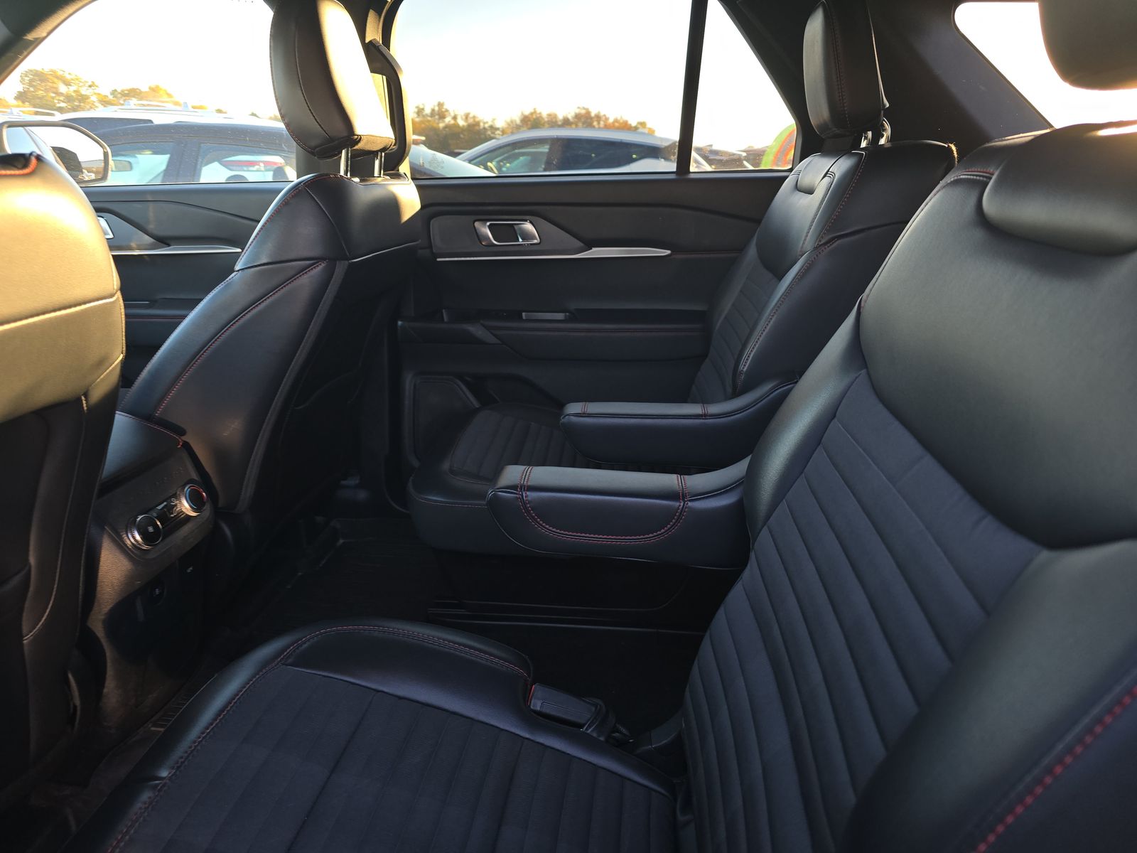 2025 Ford Explorer ST-Line AWD