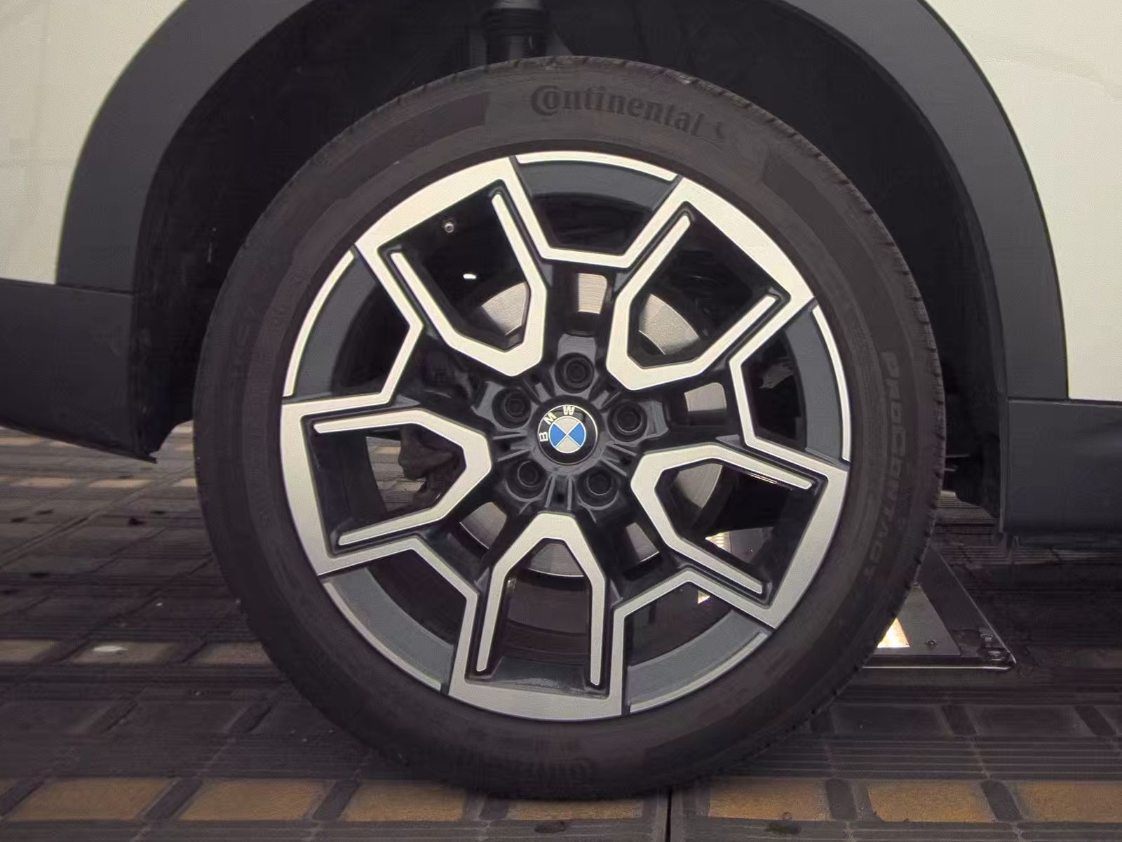 2025 BMW X2 xDrive28i AWD