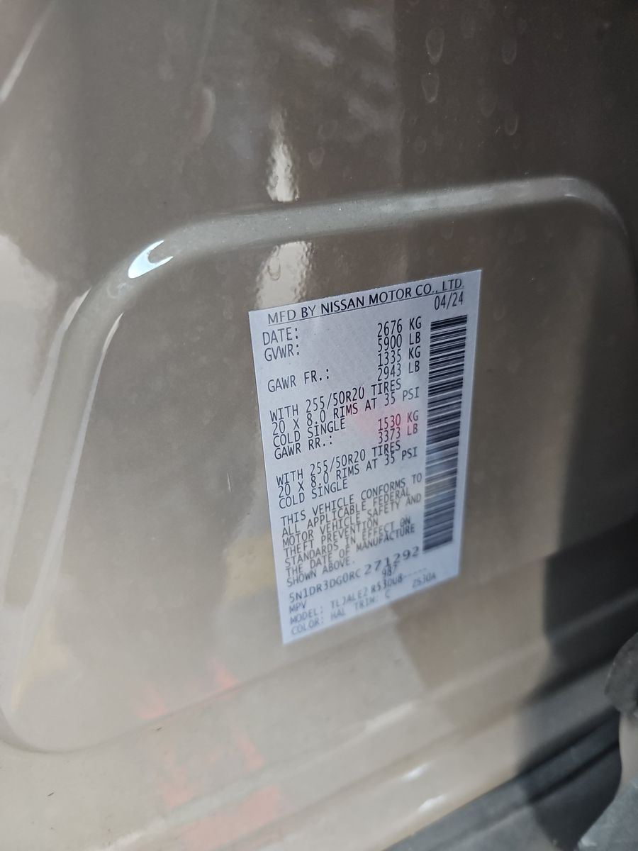 2024 Nissan Pathfinder Platinum FWD