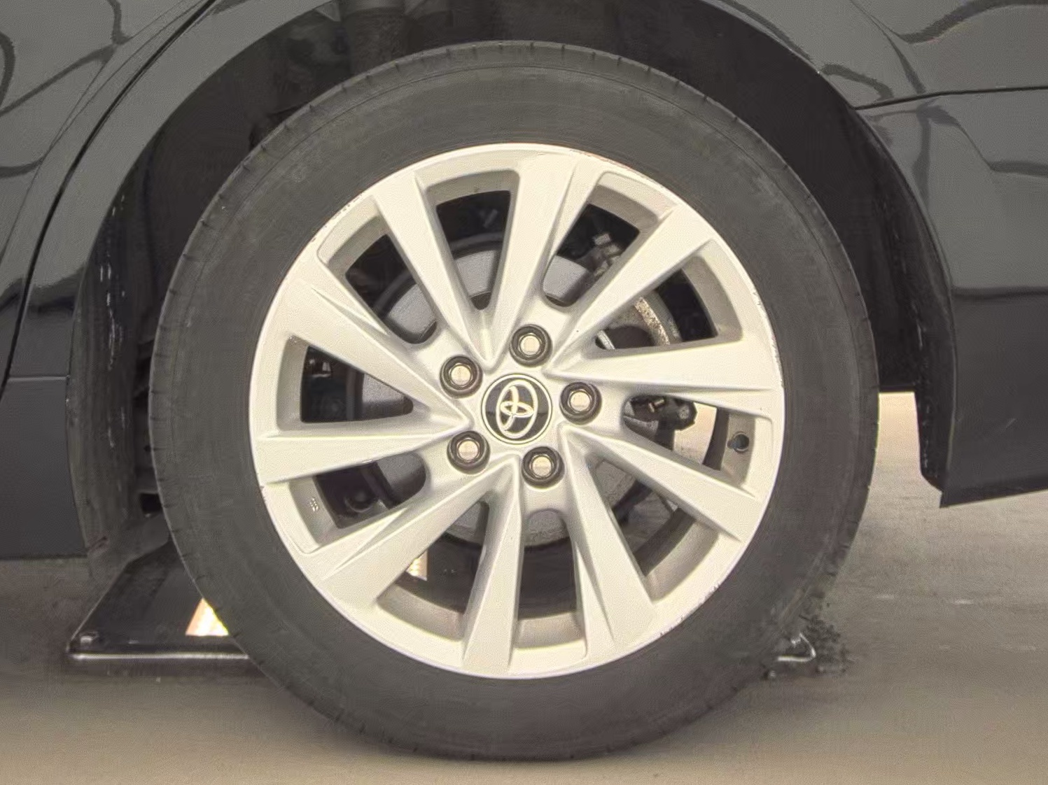 2024 Toyota Camry LE AWD