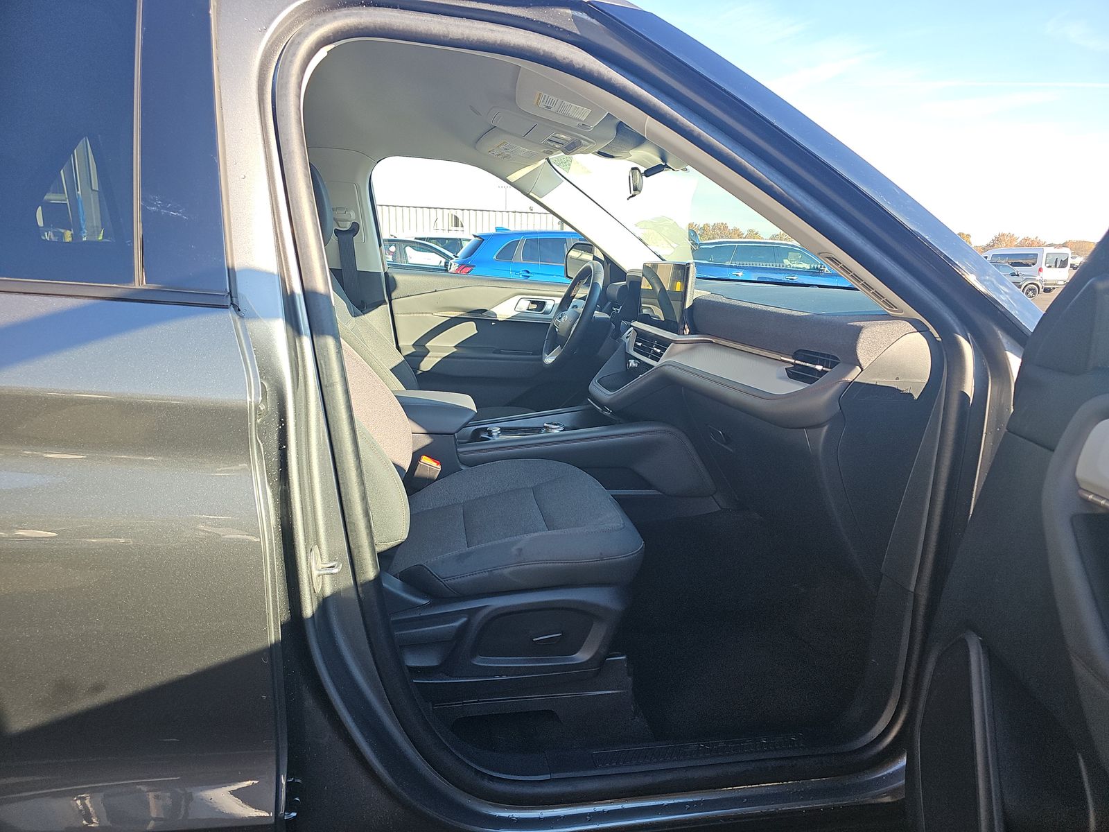 2025 Ford Explorer Active RWD