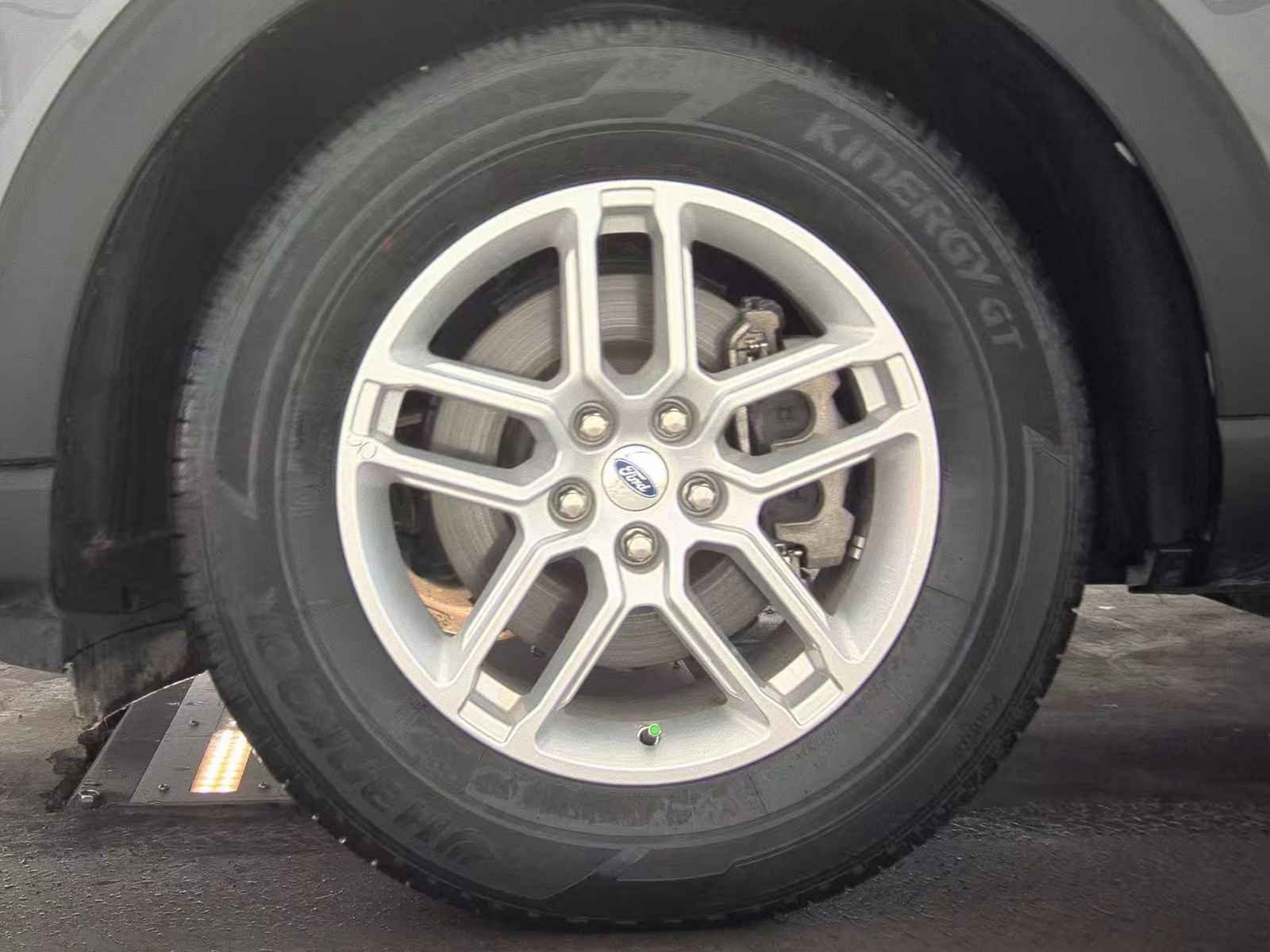 2025 Ford Explorer Active RWD