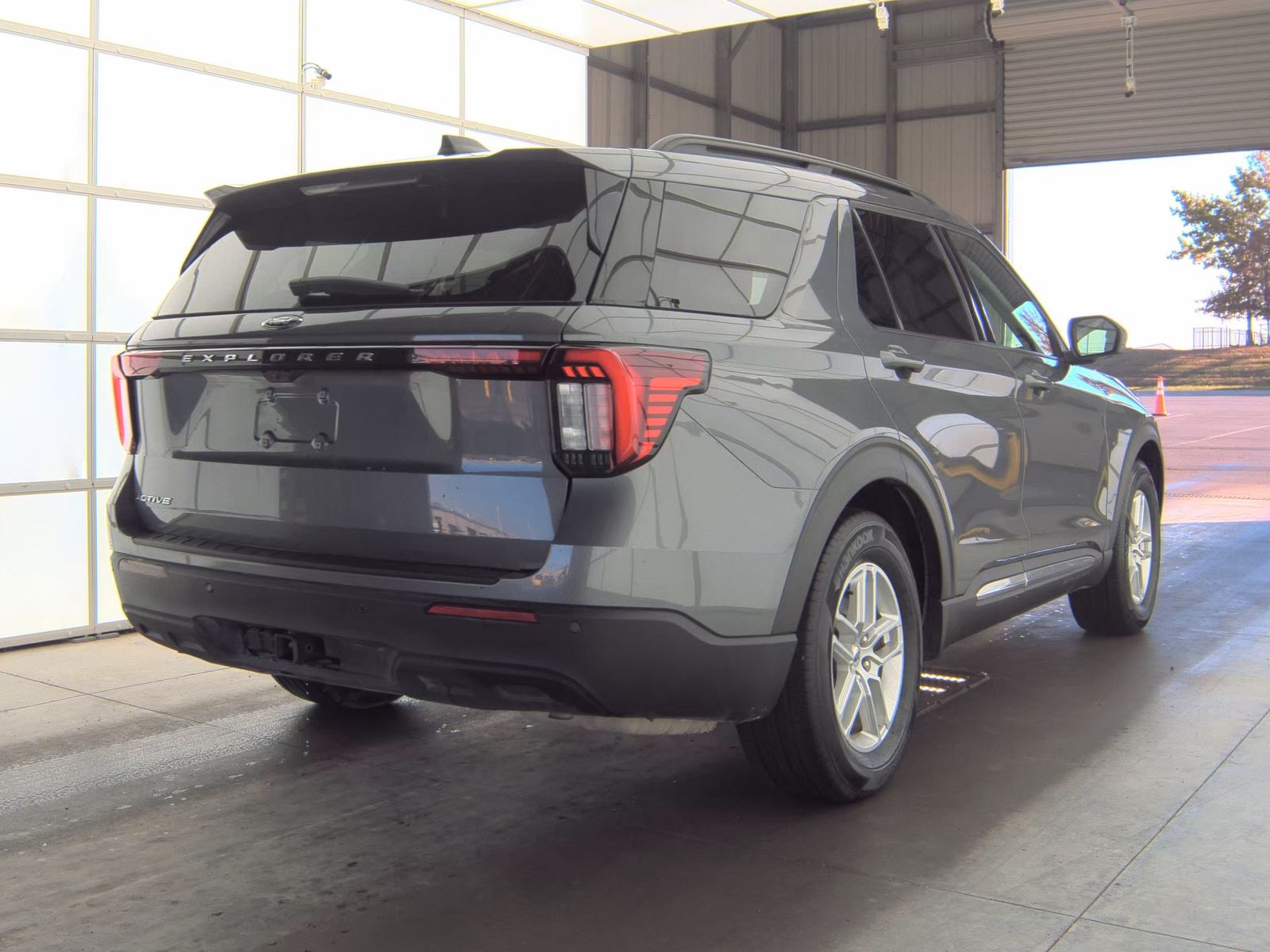 2025 Ford Explorer Active RWD