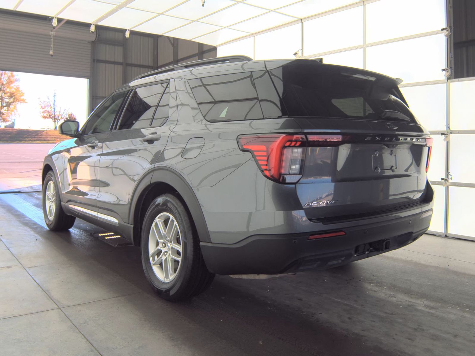 2025 Ford Explorer Active RWD