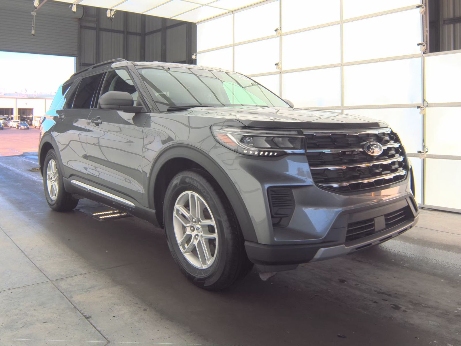 2025 Ford Explorer Active RWD