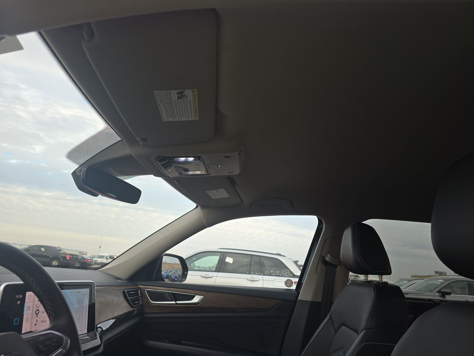 2025 Volkswagen Atlas 2.0T SE FWD